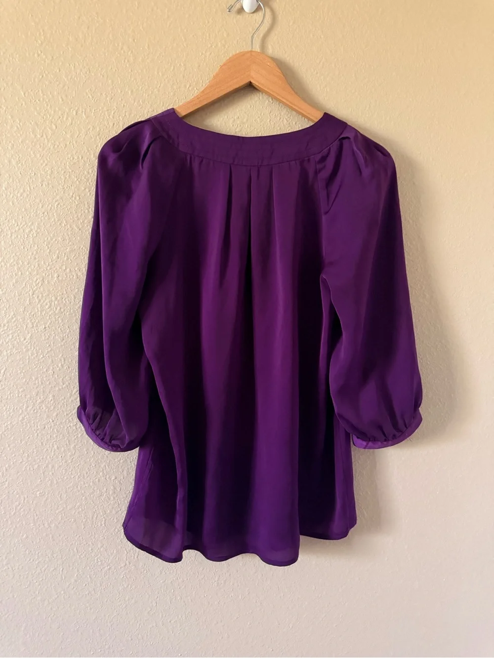 Banana Republic Violet V-Neck Puff Sleeve Blouse
